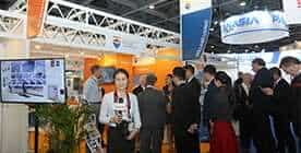 展會現(xiàn)場-參會代表報(bào)到2